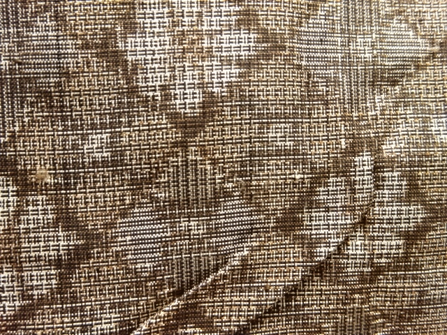 アンティーク　花菱模様織り出し本場村山泥大島紬着物